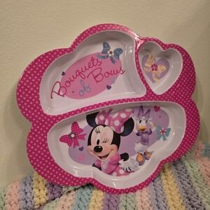 Zak! Minnie Mouse Bouquet Bows Divided Kids Plate